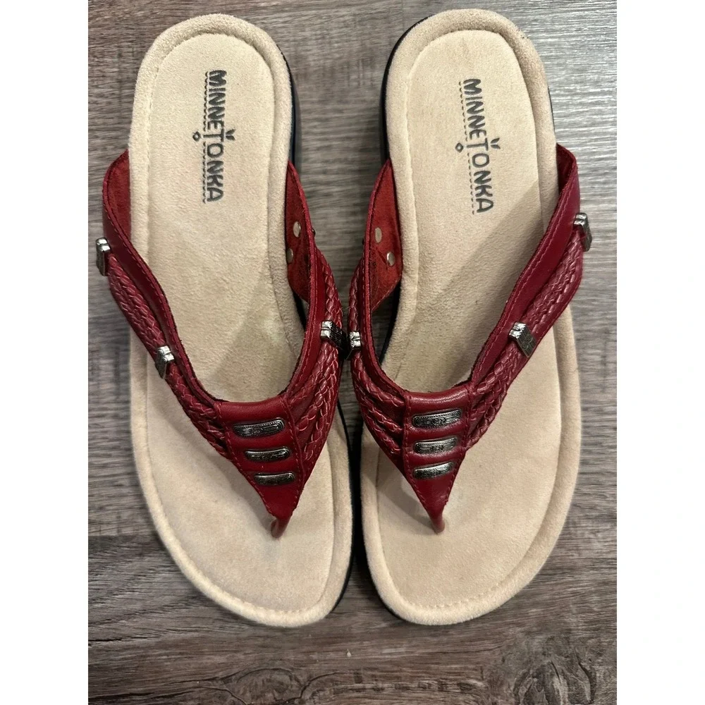 minnetonka sandals thongs‎ size 8 red